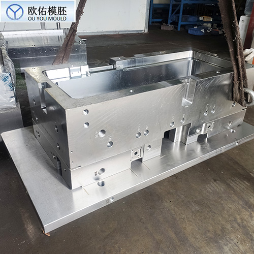 汽車(chē)模前模框